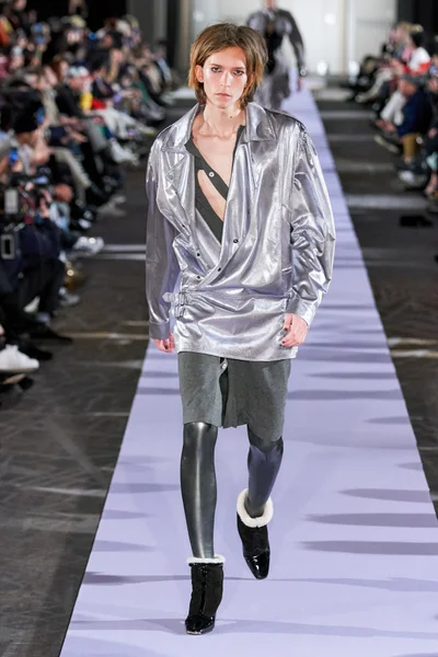 Look 40